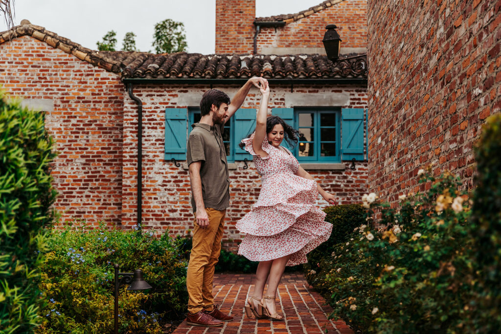 a casa feliz engagement session in winter park, florida, one of orlando's best wedding venues
