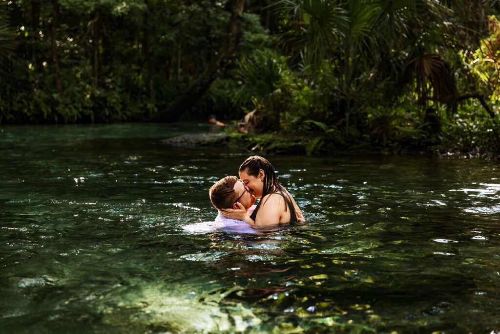 a couple getting eloped in the water of Florida. shot by Shannon Lee, a florida elopement photographer